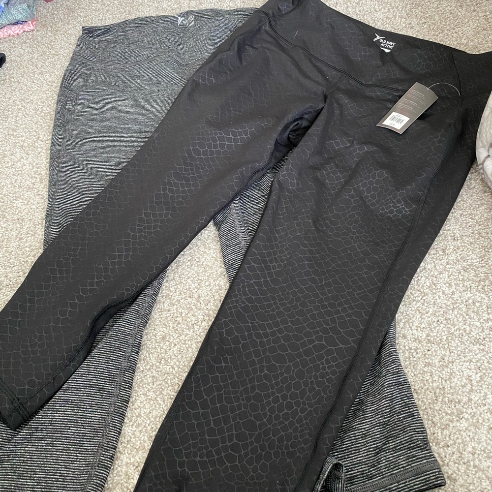 Old Navy crop leggings